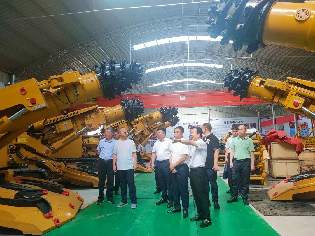 李中城會(huì)長(zhǎng)帶隊(duì)赴徐工綠色礦山智能裝備制造基地考察調(diào)研